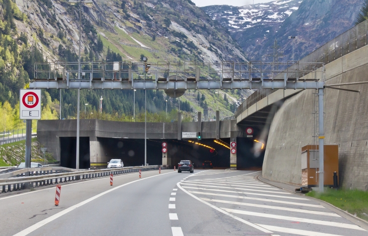 Północny portal tunelu Gotthard. Fot. Raimond Spekking/wikimedia